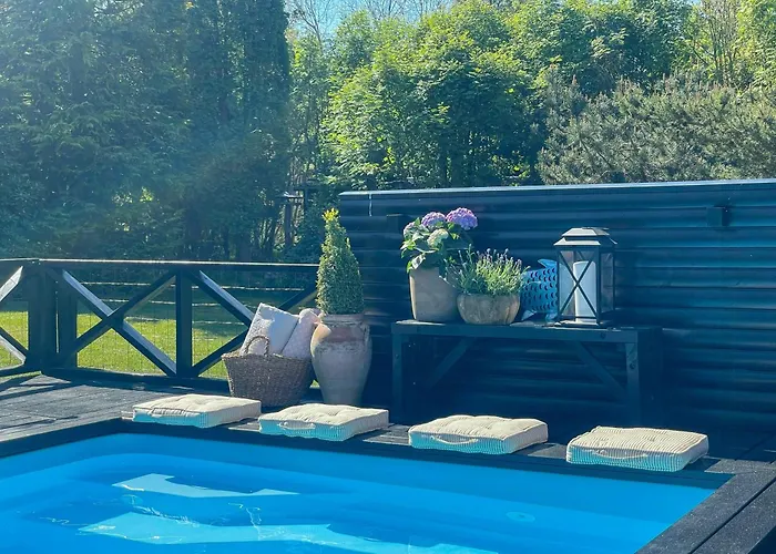 Дом отдыха With Pool Between And Forest
